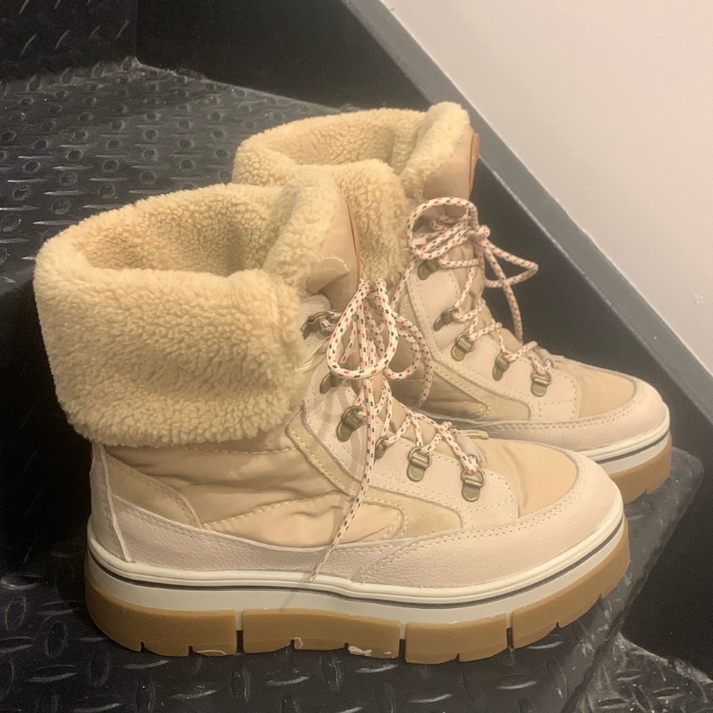 PAJAR Harrow Women’s Lace Up Boot with built in ice grip (+ unhooking tool)
